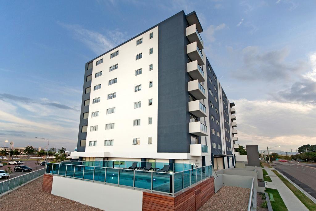 Allure Hotel & Apartments Townsville Exteriör bild