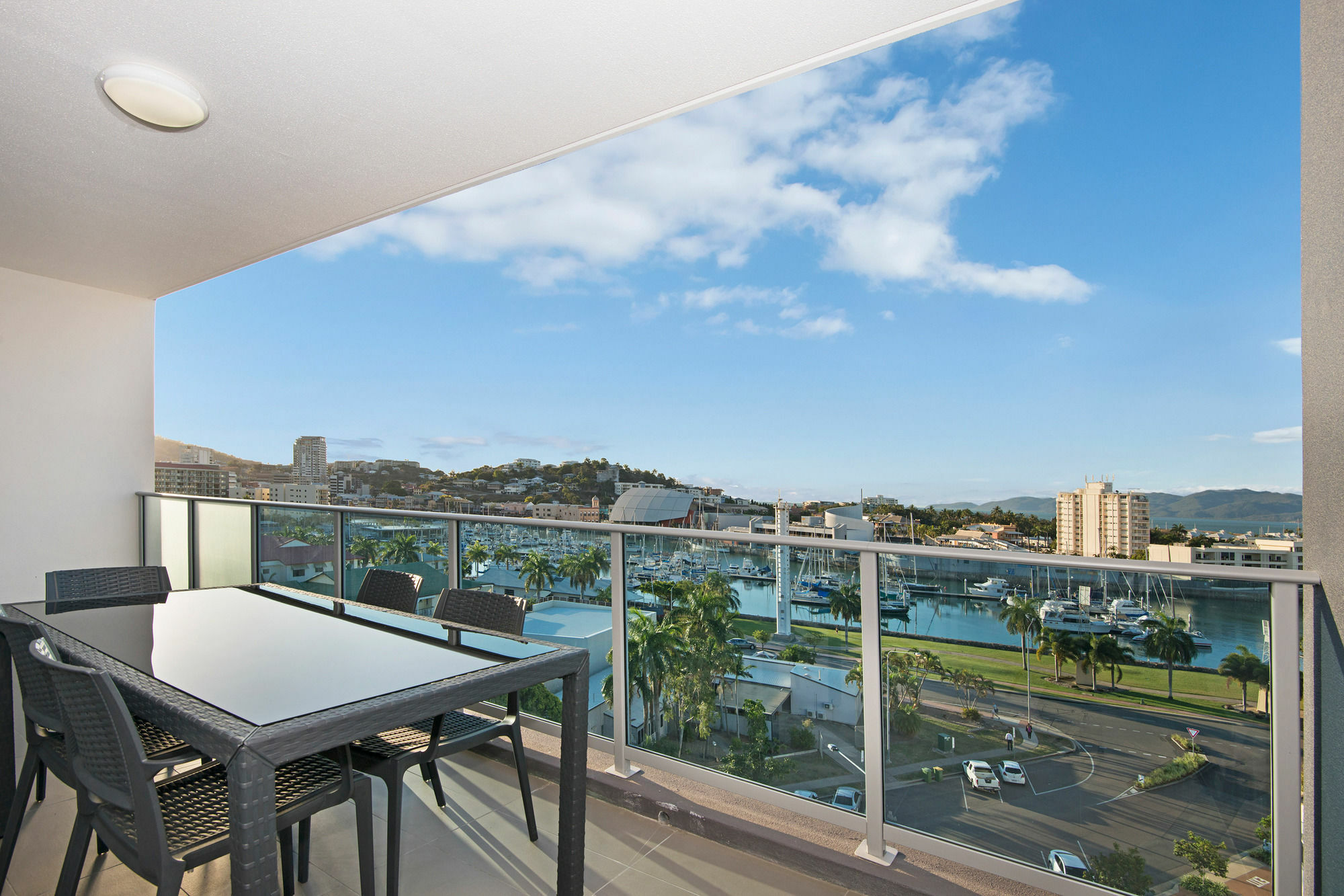 Allure Hotel & Apartments Townsville Exteriör bild